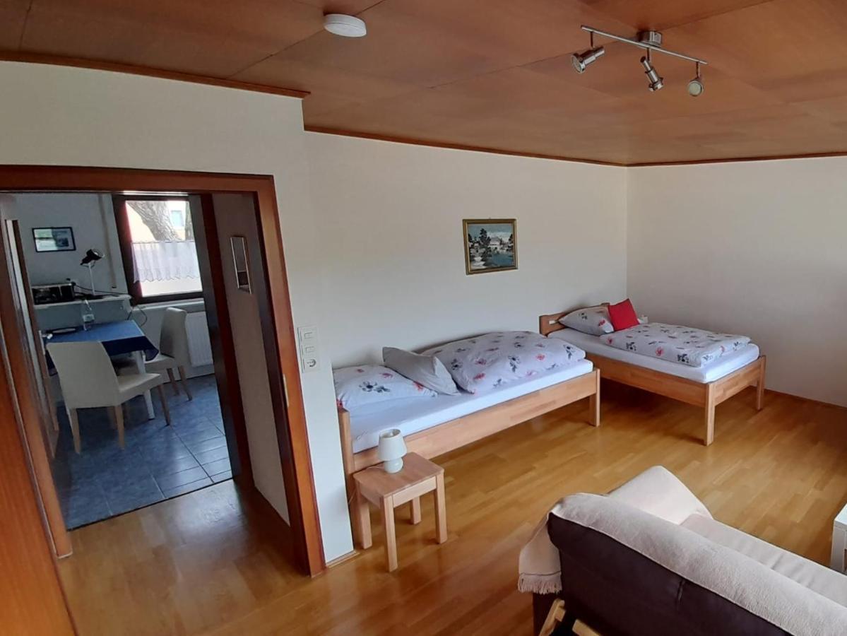 Buedingen-Ferienwohnung Bausch Buitenkant foto
