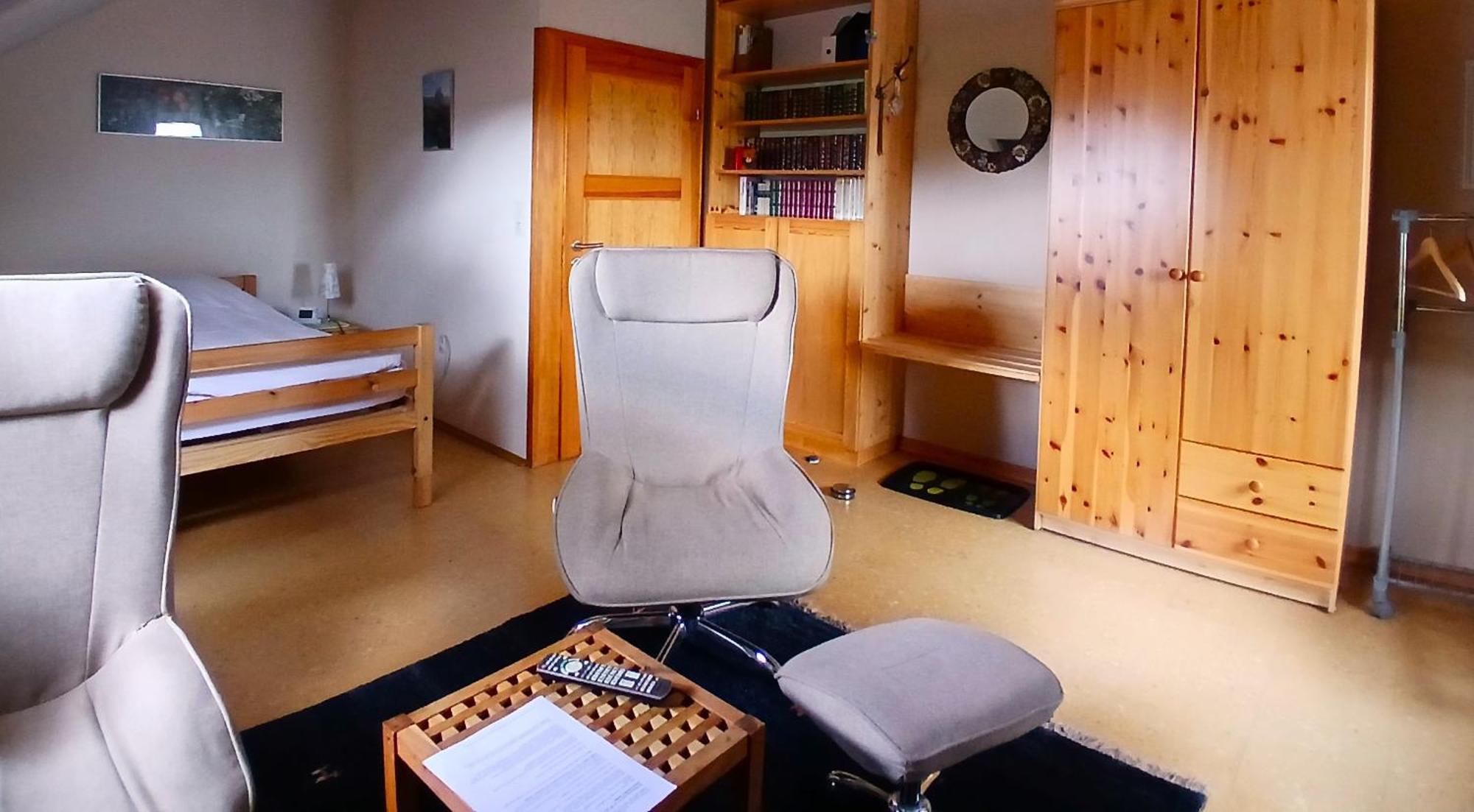 Buedingen-Ferienwohnung Bausch Buitenkant foto
